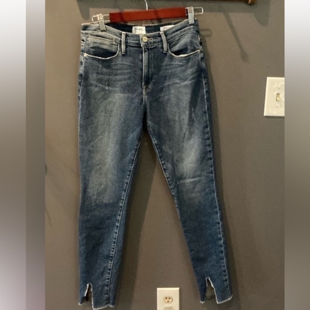 Frame Le High Skinny 28 waist distressed jeans EUC